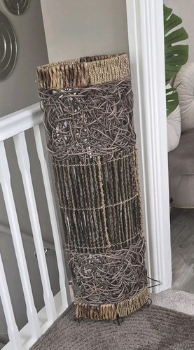 Unusual wicker style floor - wicker,